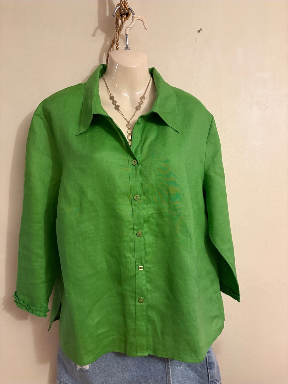 Women's Bright Green Button-Down Shirt - Classic Collar100. Linen